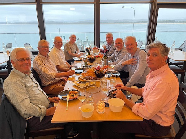 Golf group returns to Fairway Motor Inn 